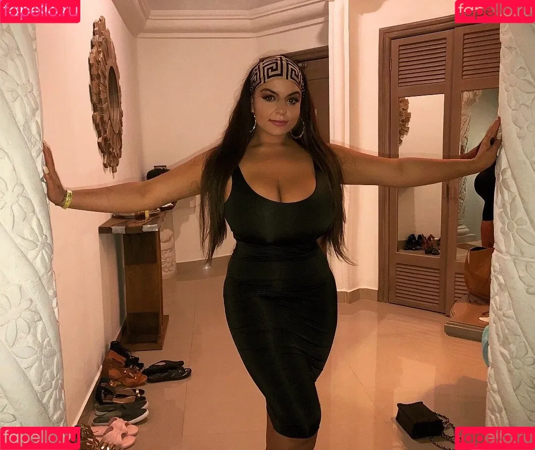 iloveteniah Onlyfans Photo Gallery 