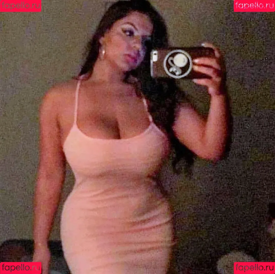 iloveteniah Onlyfans Photo Gallery 