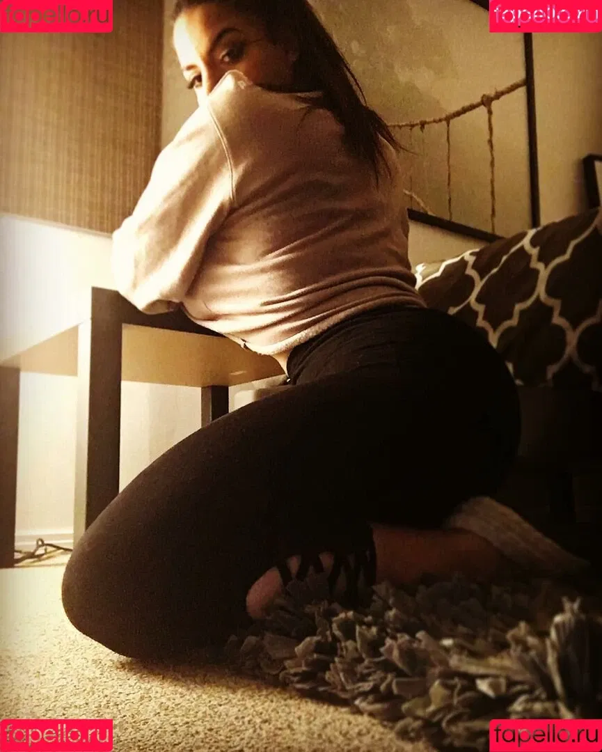 iloveteniah Onlyfans Photo Gallery 