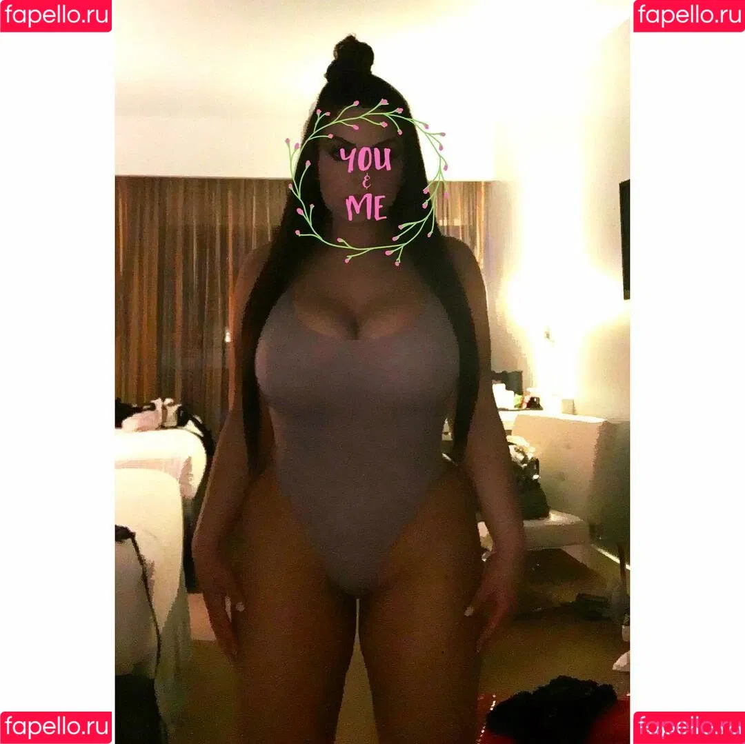 iloveteniah Onlyfans Photo Gallery 