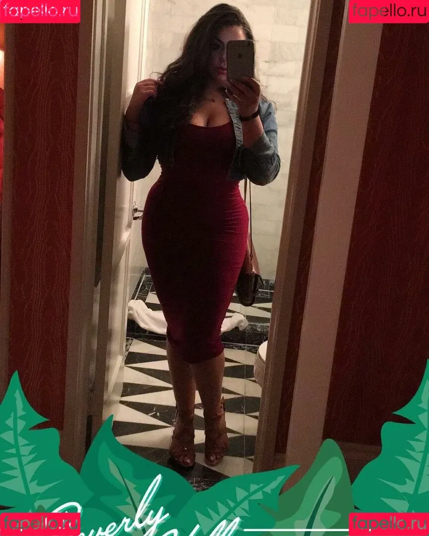 iloveteniah Onlyfans Photo Gallery 