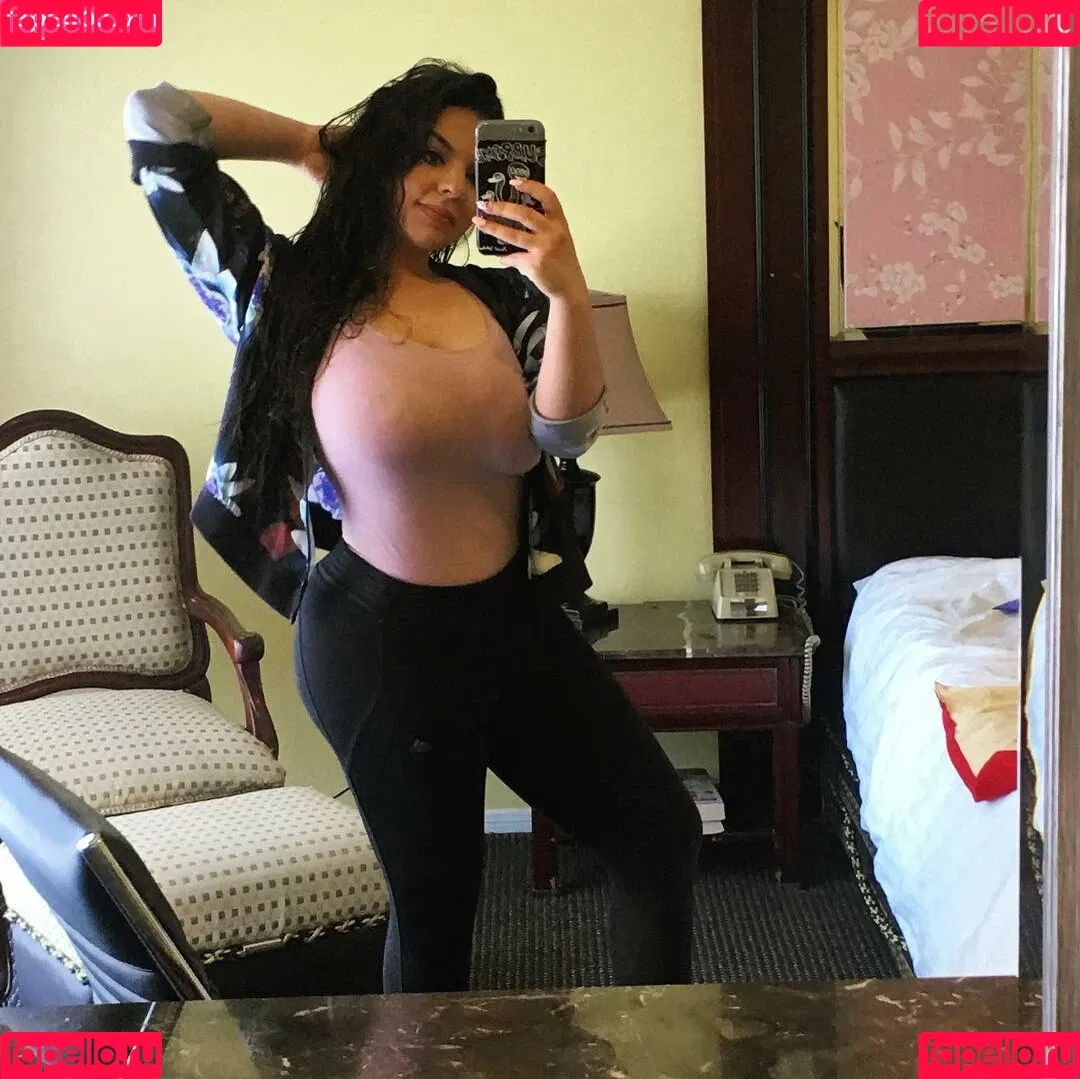 iloveteniah Onlyfans Photo Gallery 