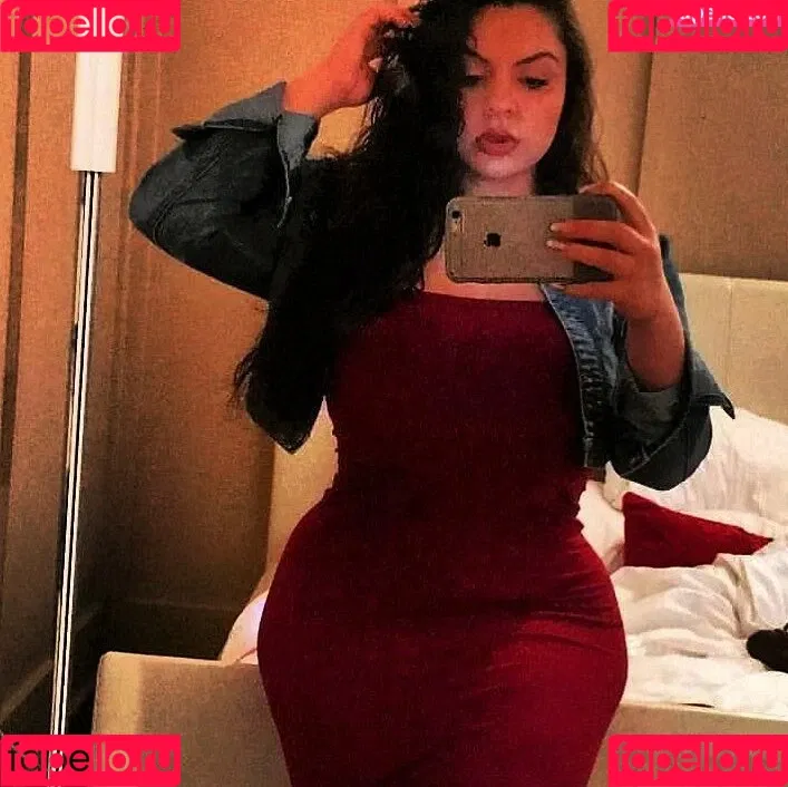 iloveteniah Onlyfans Photo Gallery 