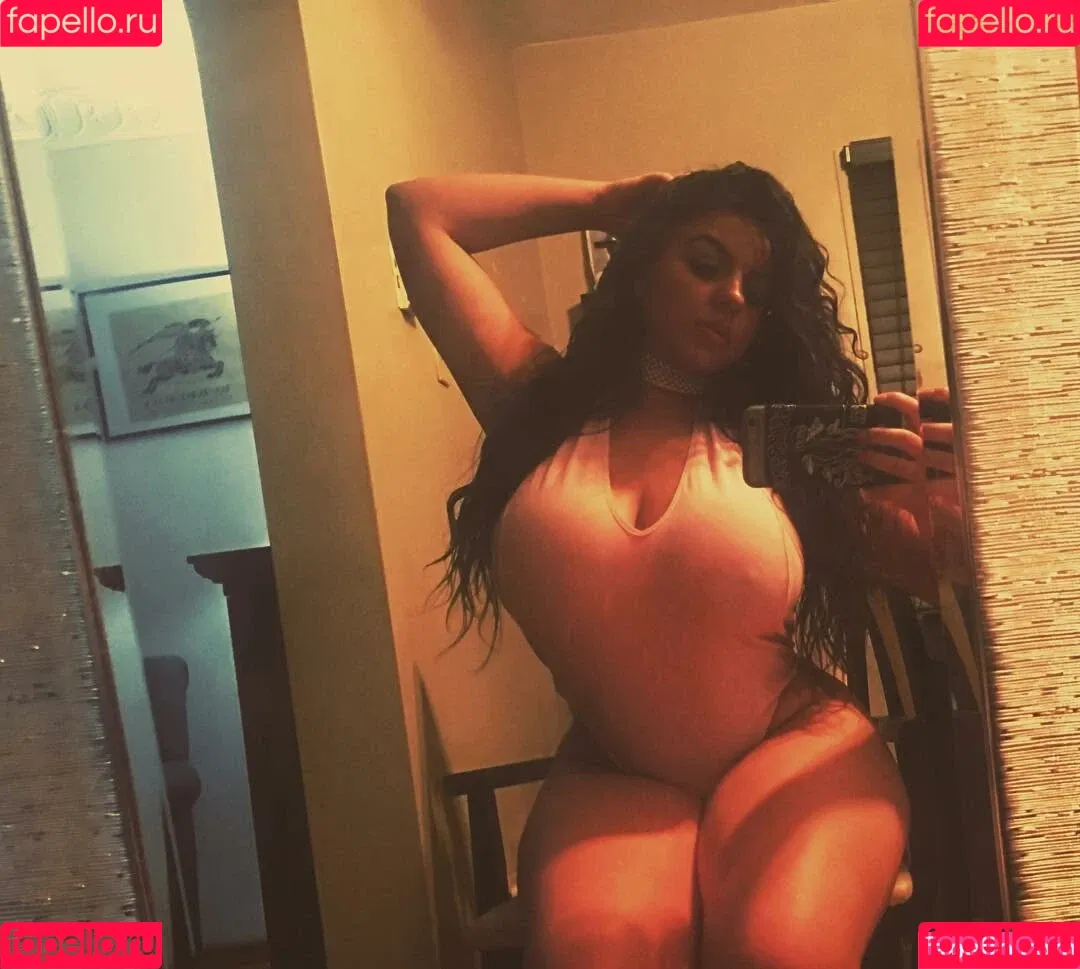 iloveteniah Onlyfans Photo Gallery 