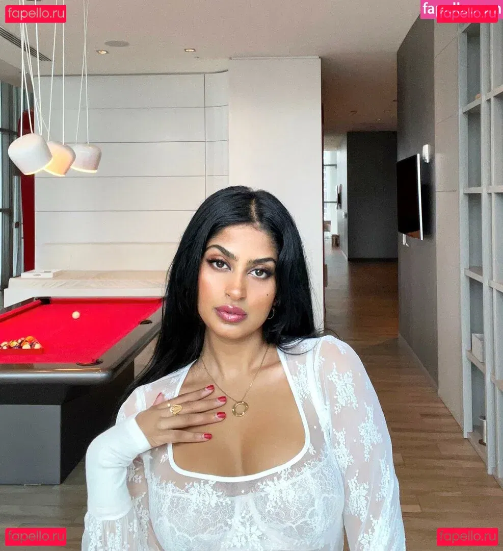 Shreya Arun Onlyfans Photo Gallery 