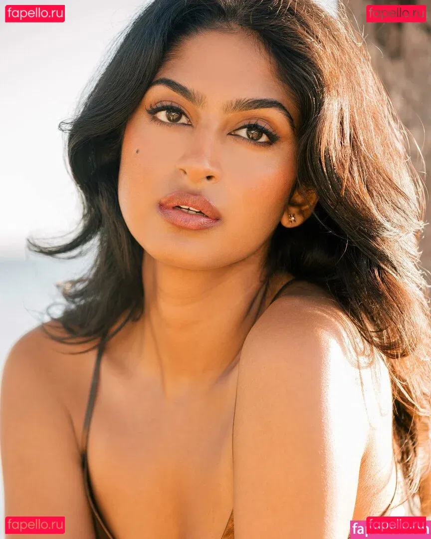 Shreya Arun Onlyfans Photo Gallery 