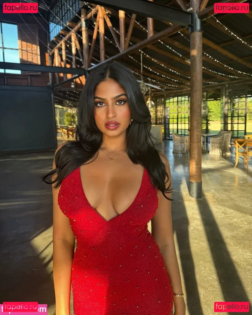 Shreya Arun Onlyfans Photo Gallery 