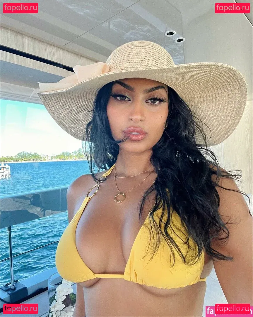 Shreya Arun Onlyfans Photo Gallery 