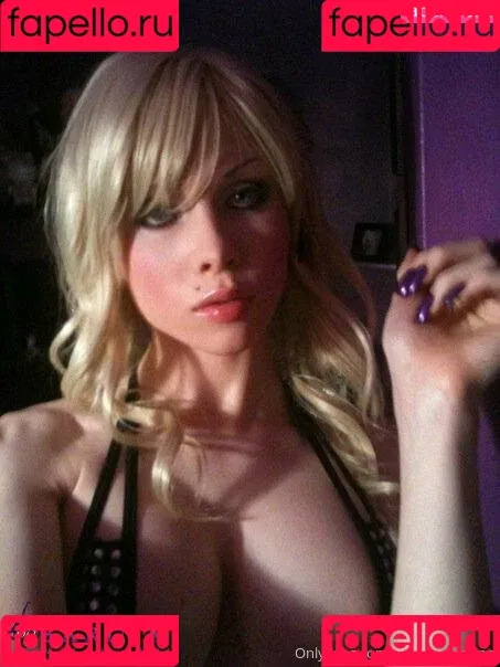 sarinavalentina Onlyfans Photo Gallery 