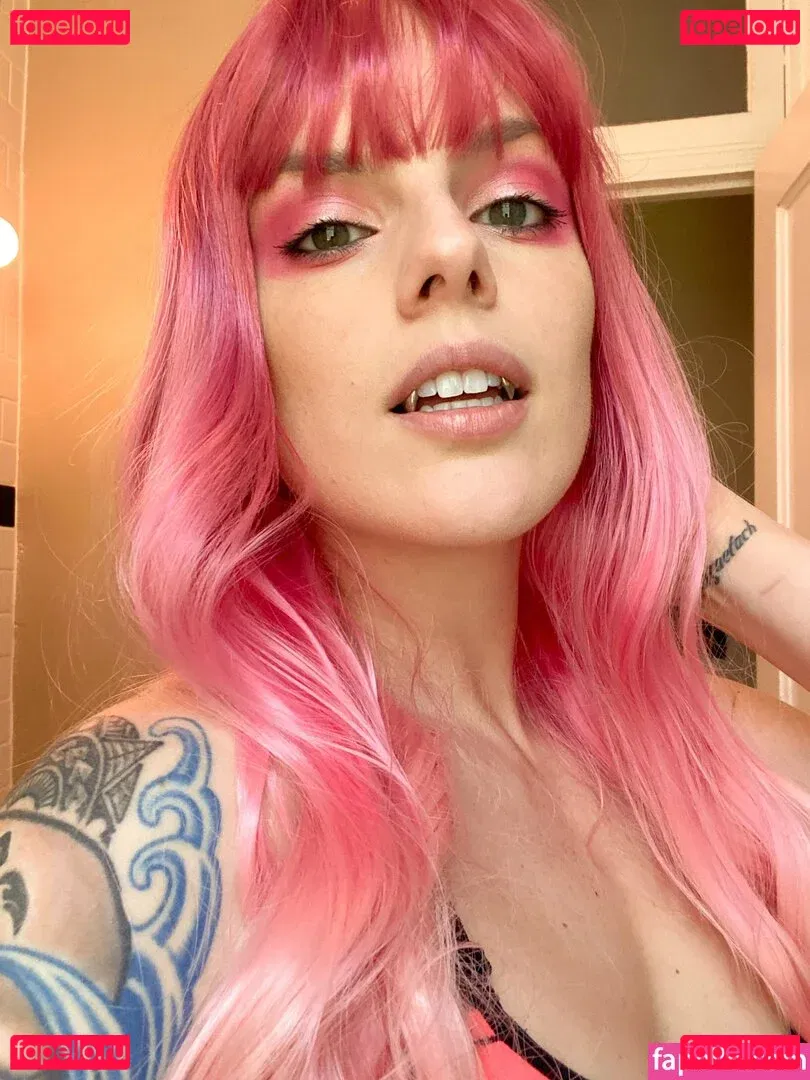 vickipsythemoore Onlyfans Photo Gallery 