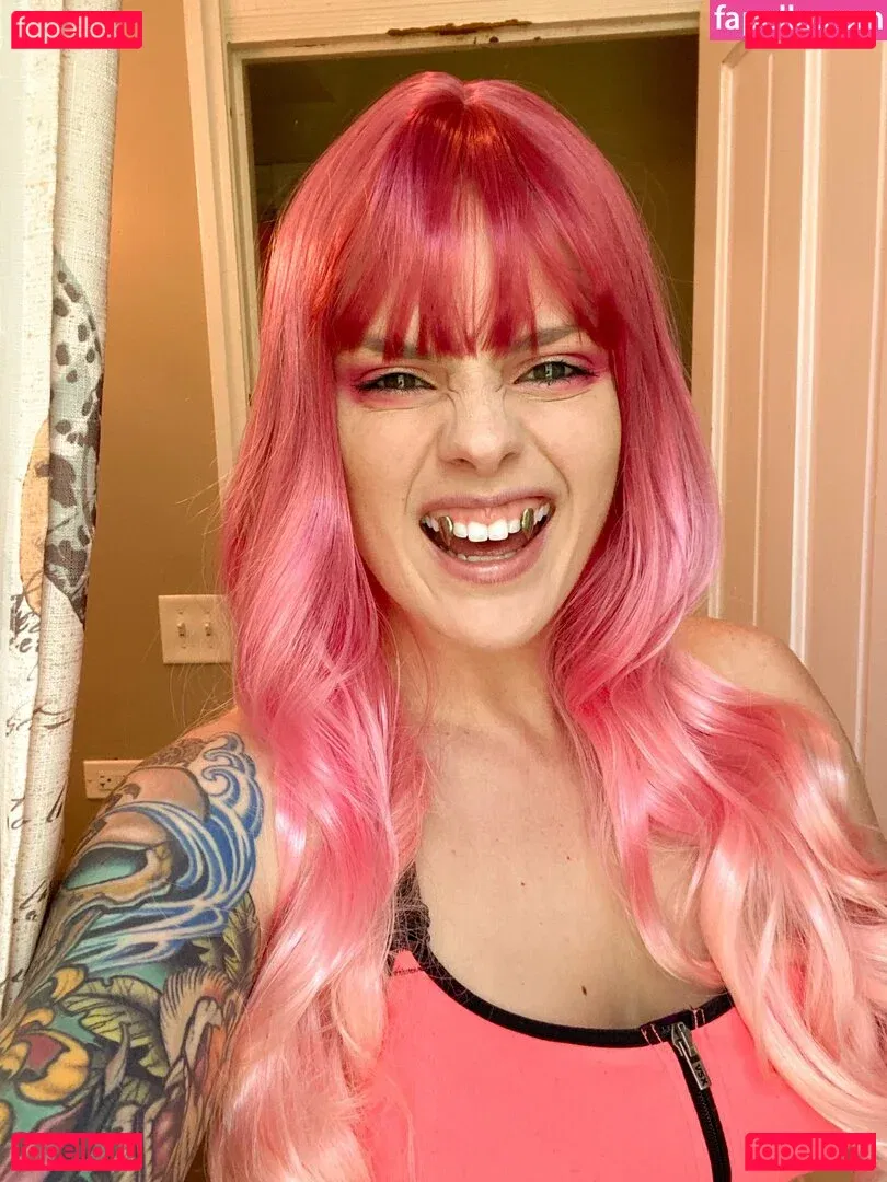 vickipsythemoore Onlyfans Photo Gallery 