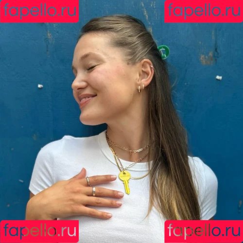 Olivia Holt Onlyfans Photo Gallery 