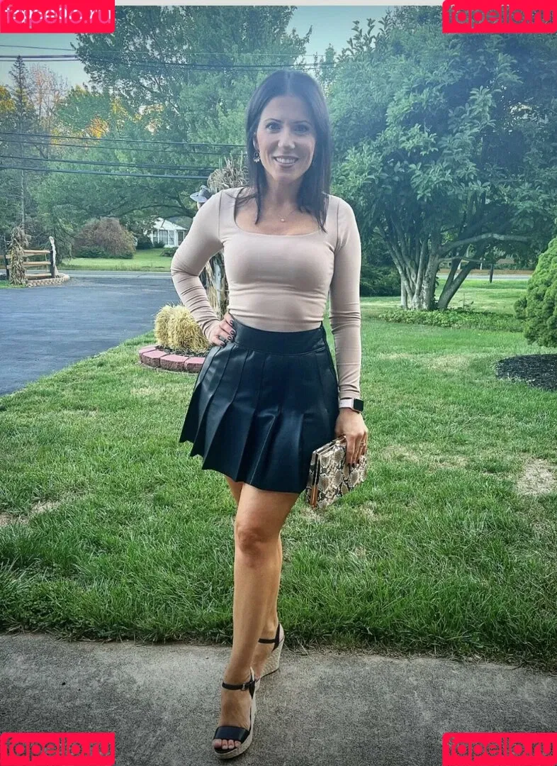 Elle Baker Onlyfans Photo Gallery 