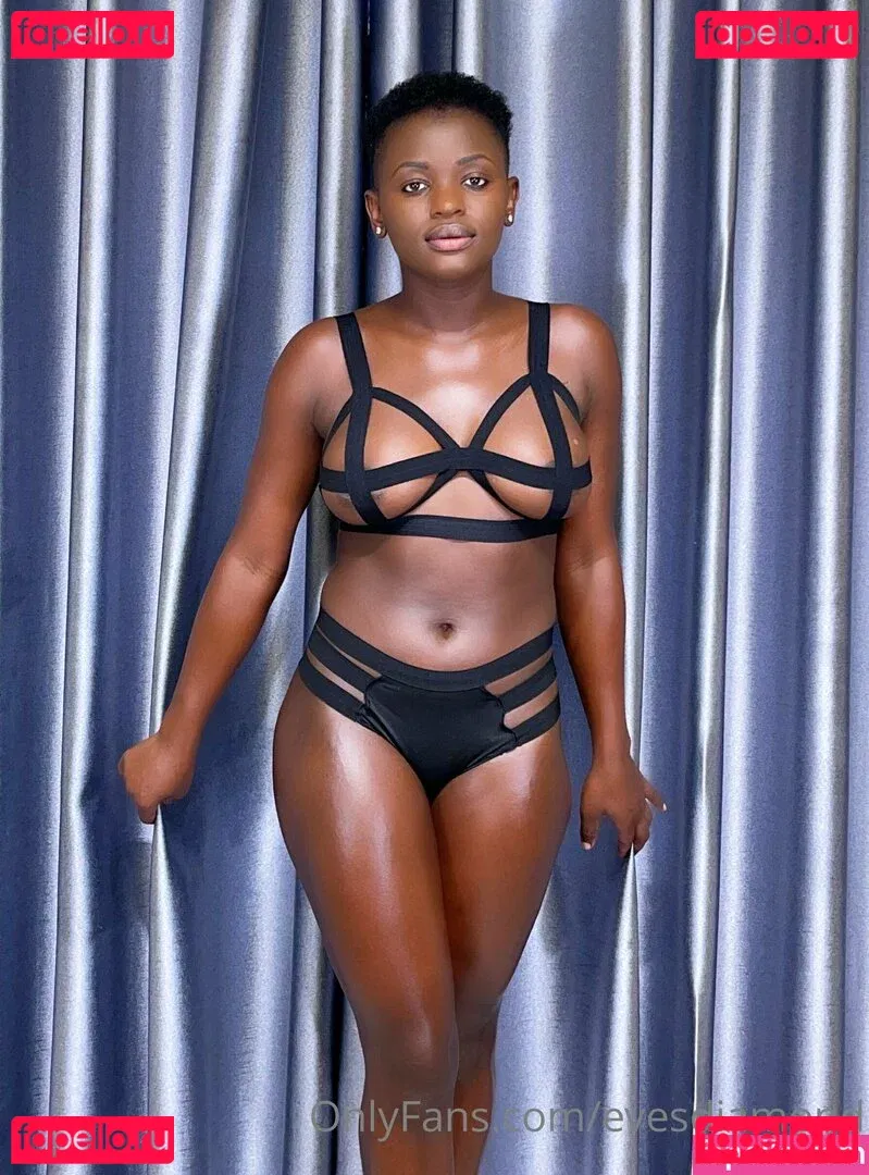 evesdiamond Onlyfans Photo Gallery 