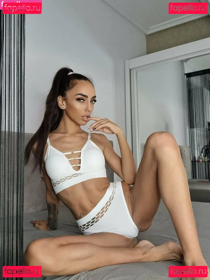 lorenpetite Onlyfans Photo Gallery 