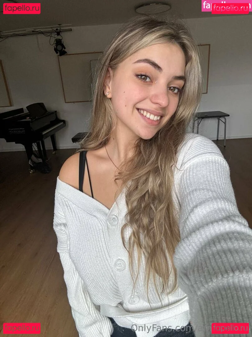 emma_elisson Onlyfans Photo Gallery 