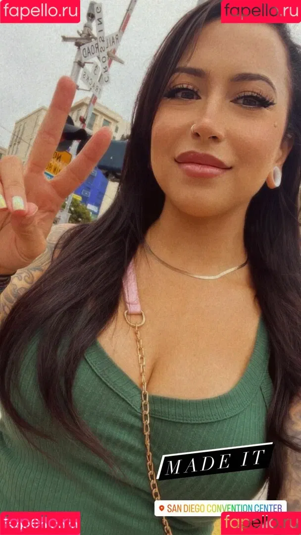 meghanelle Onlyfans Photo Gallery 