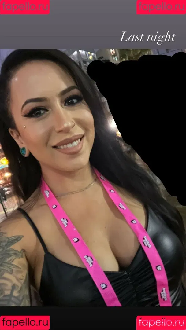 meghanelle Onlyfans Photo Gallery 