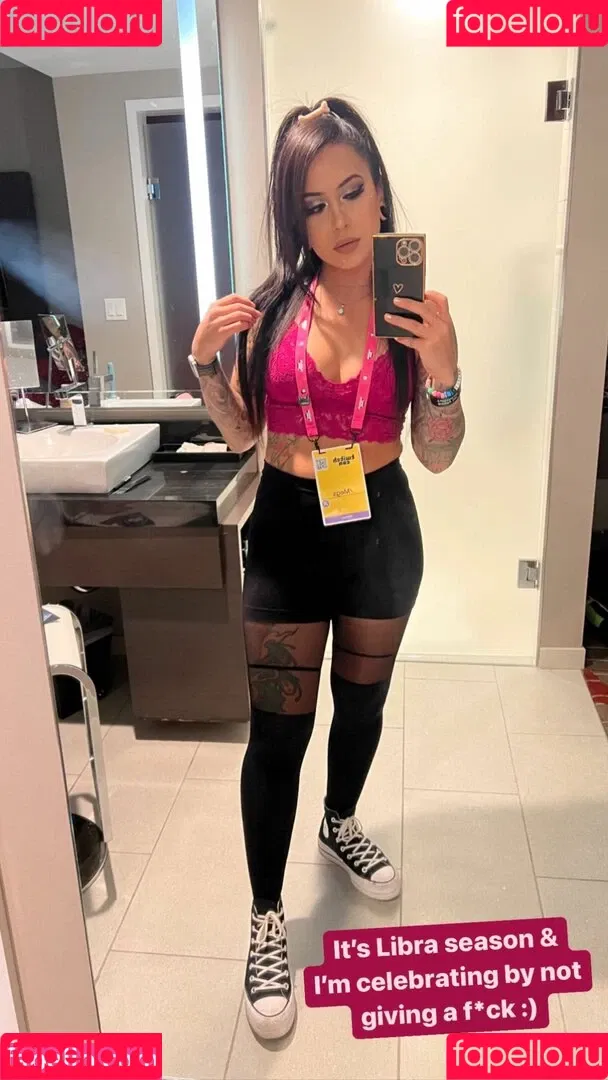 meghanelle Onlyfans Photo Gallery 