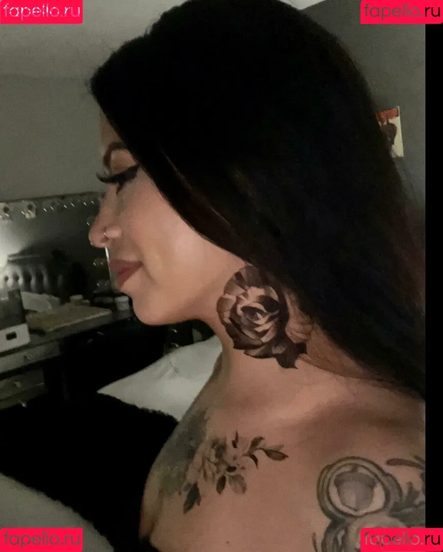 meghanelle Onlyfans Photo Gallery 