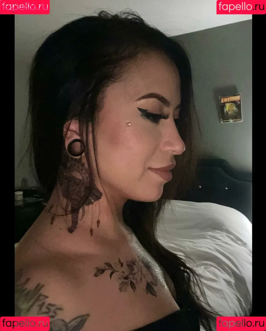 meghanelle Onlyfans Photo Gallery 