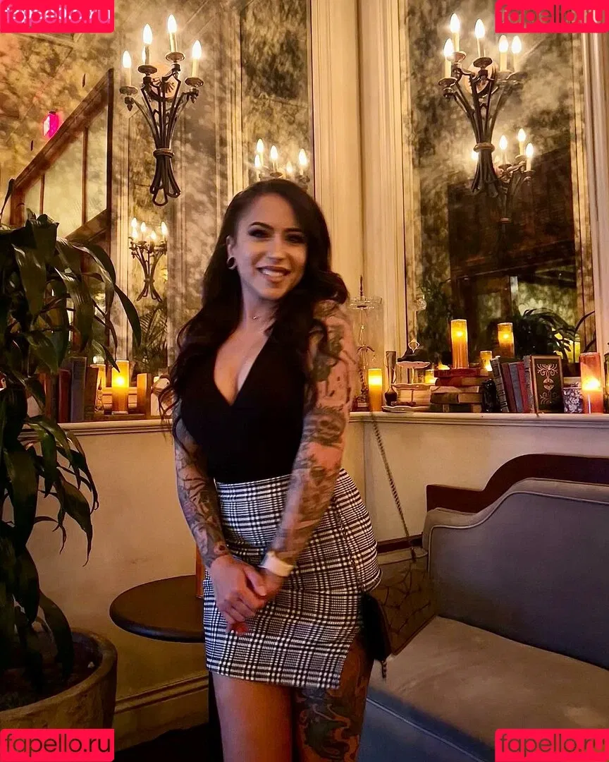 meghanelle Onlyfans Photo Gallery 