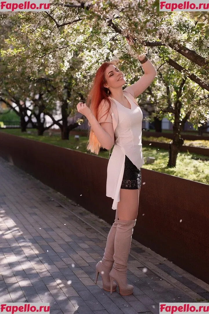 Anya Ichios Onlyfans Photo Gallery 