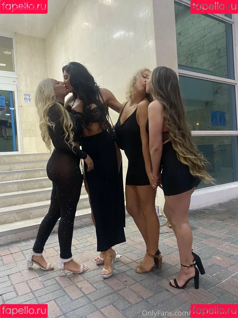 yourfavehippie Onlyfans Photo Gallery 
