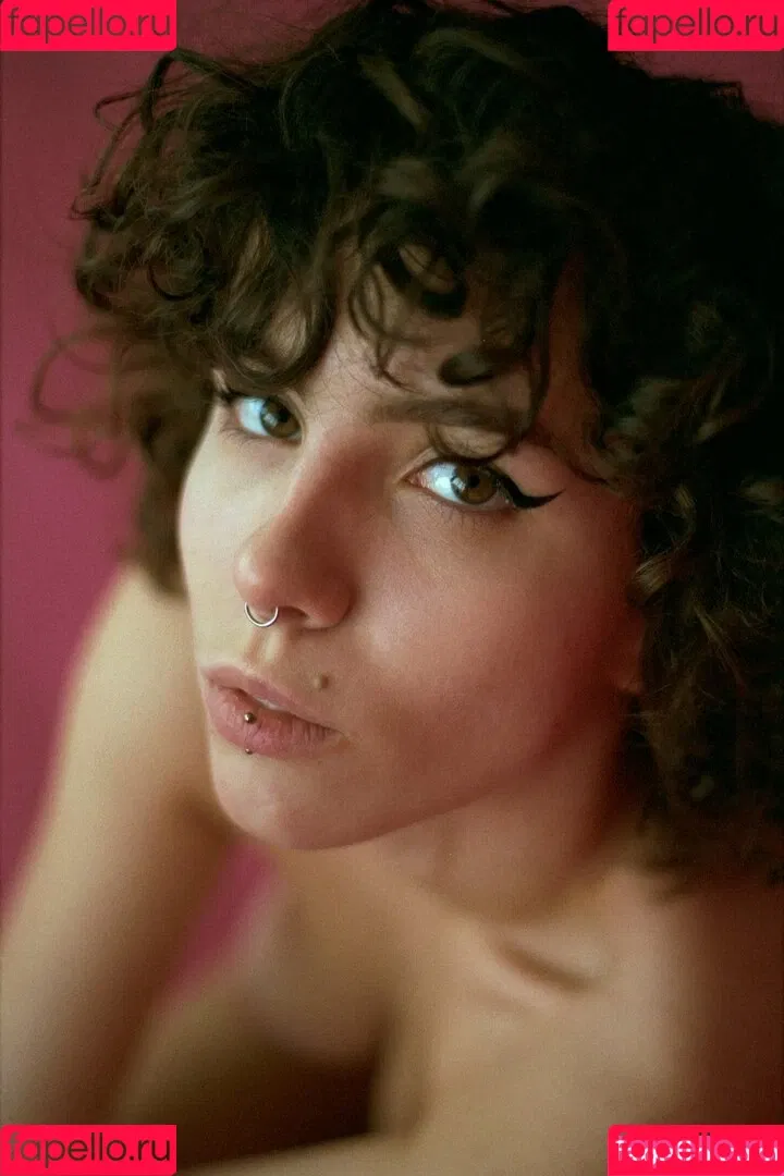 curlywiktoria Onlyfans Photo Gallery 
