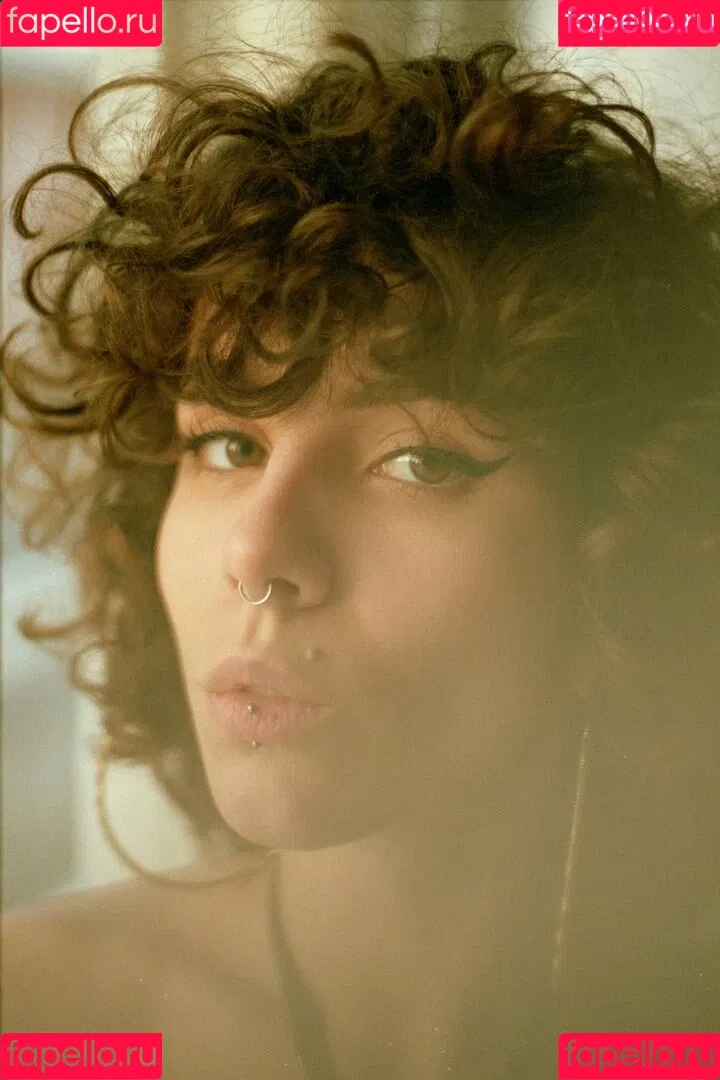 curlywiktoria Onlyfans Photo Gallery 