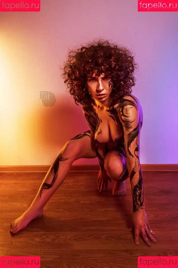 curlywiktoria Onlyfans Photo Gallery 