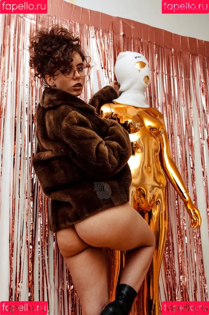 curlywiktoria Onlyfans Photo Gallery 