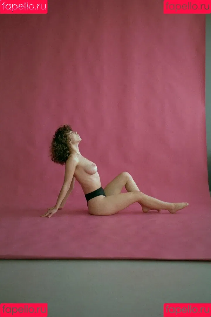 curlywiktoria Onlyfans Photo Gallery 