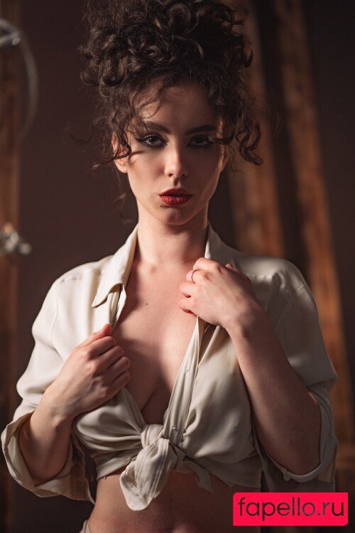 curlywiktoria Onlyfans Photo Gallery 