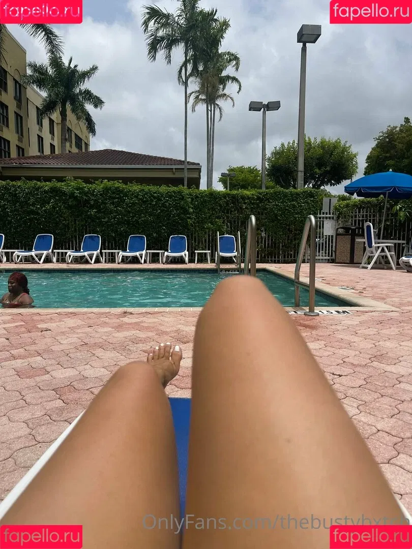 thebustybxtch Onlyfans Photo Gallery 