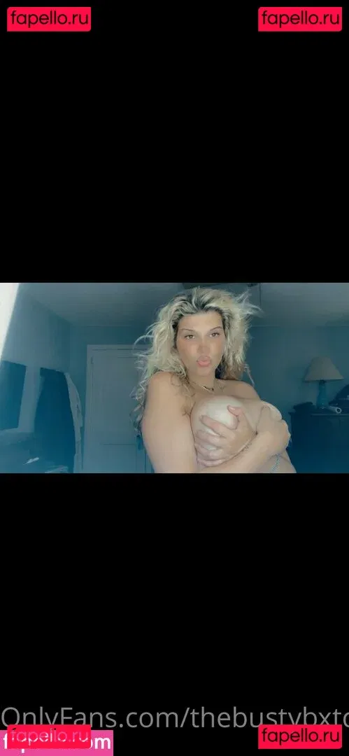 thebustybxtch Onlyfans Photo Gallery 