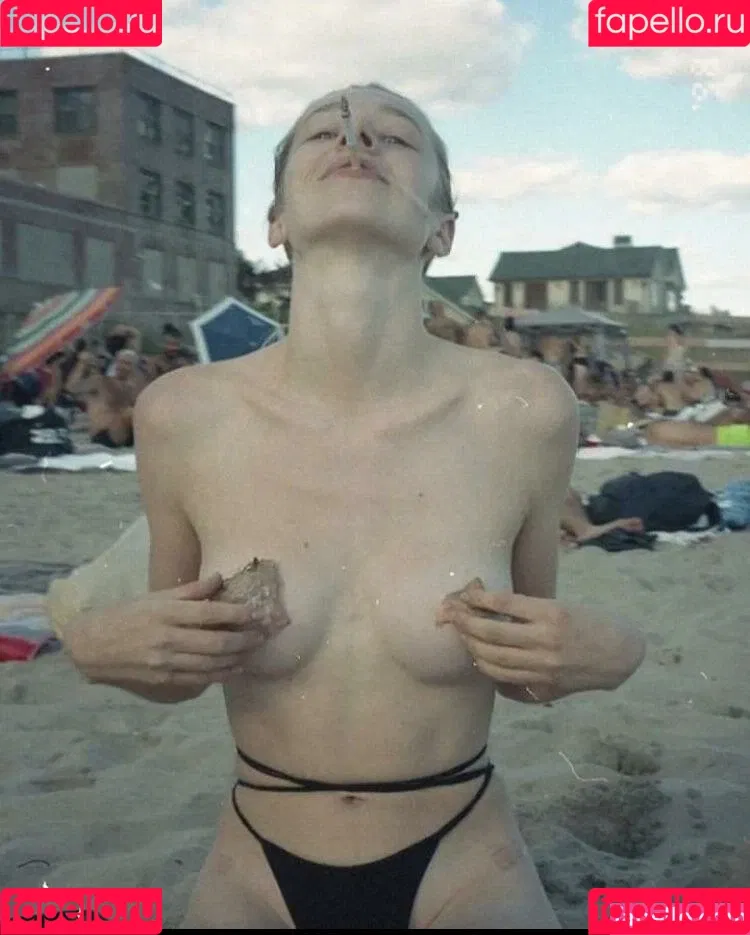Hunter Schafer Onlyfans Photo Gallery 