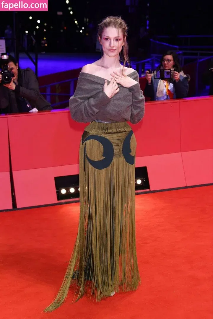 Hunter Schafer Onlyfans Photo Gallery 