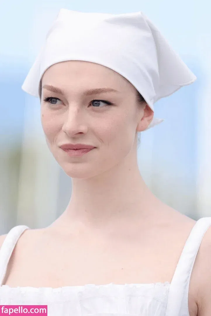 Hunter Schafer Onlyfans Photo Gallery 