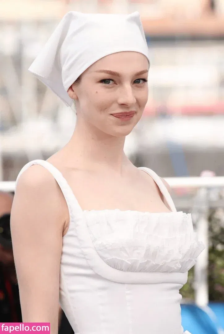 Hunter Schafer Onlyfans Photo Gallery 