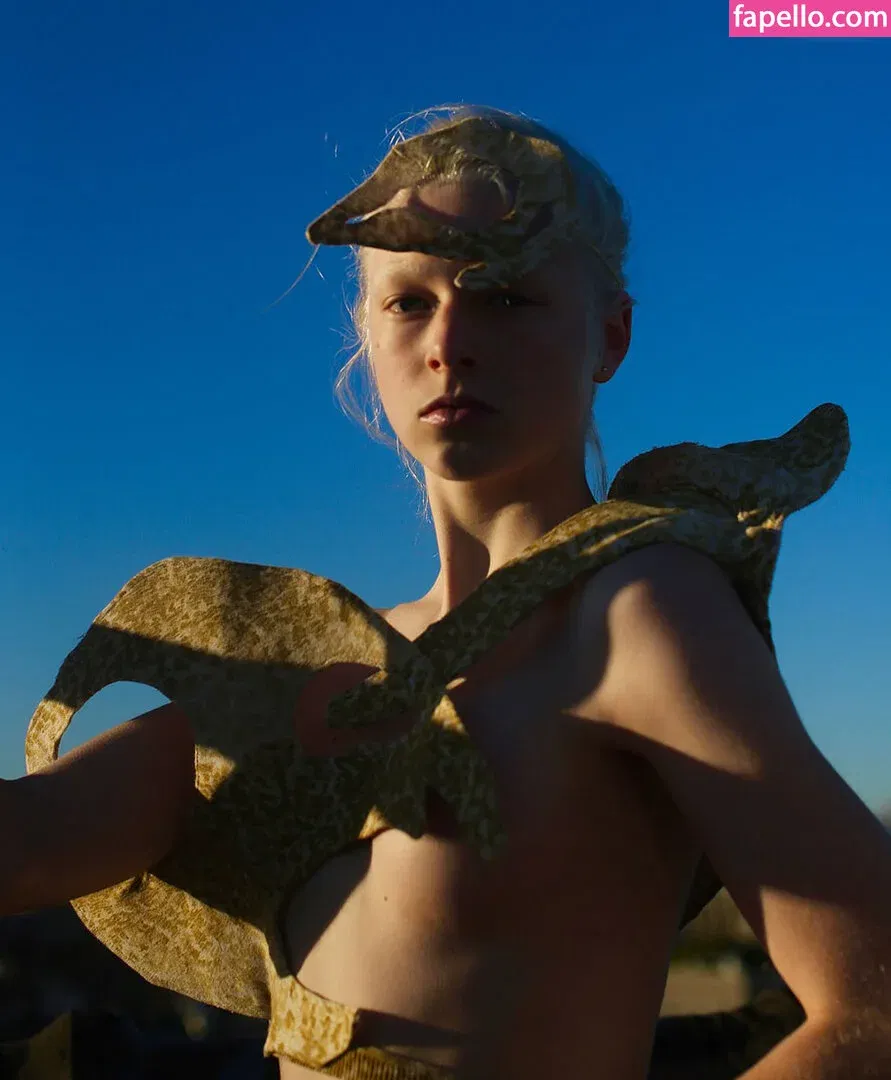 Hunter Schafer Onlyfans Photo Gallery 