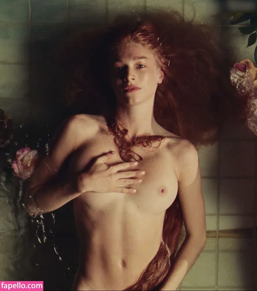 Hunter Schafer Onlyfans Photo Gallery 