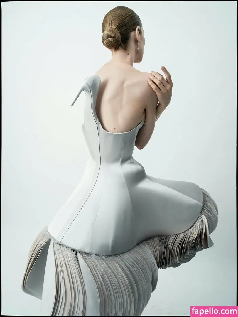 Hunter Schafer Onlyfans Photo Gallery 