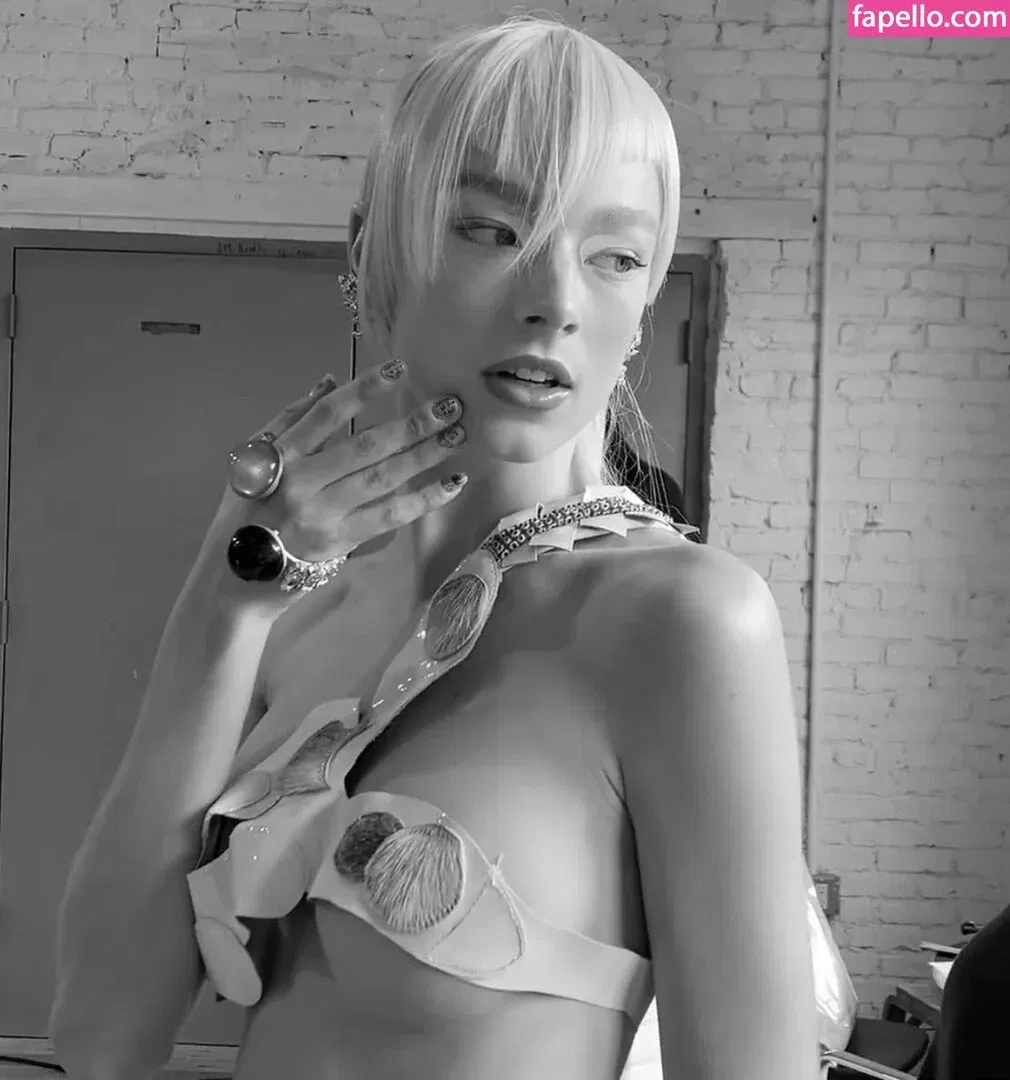 Hunter Schafer Onlyfans Photo Gallery 