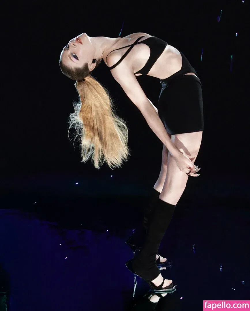 Hunter Schafer Onlyfans Photo Gallery 