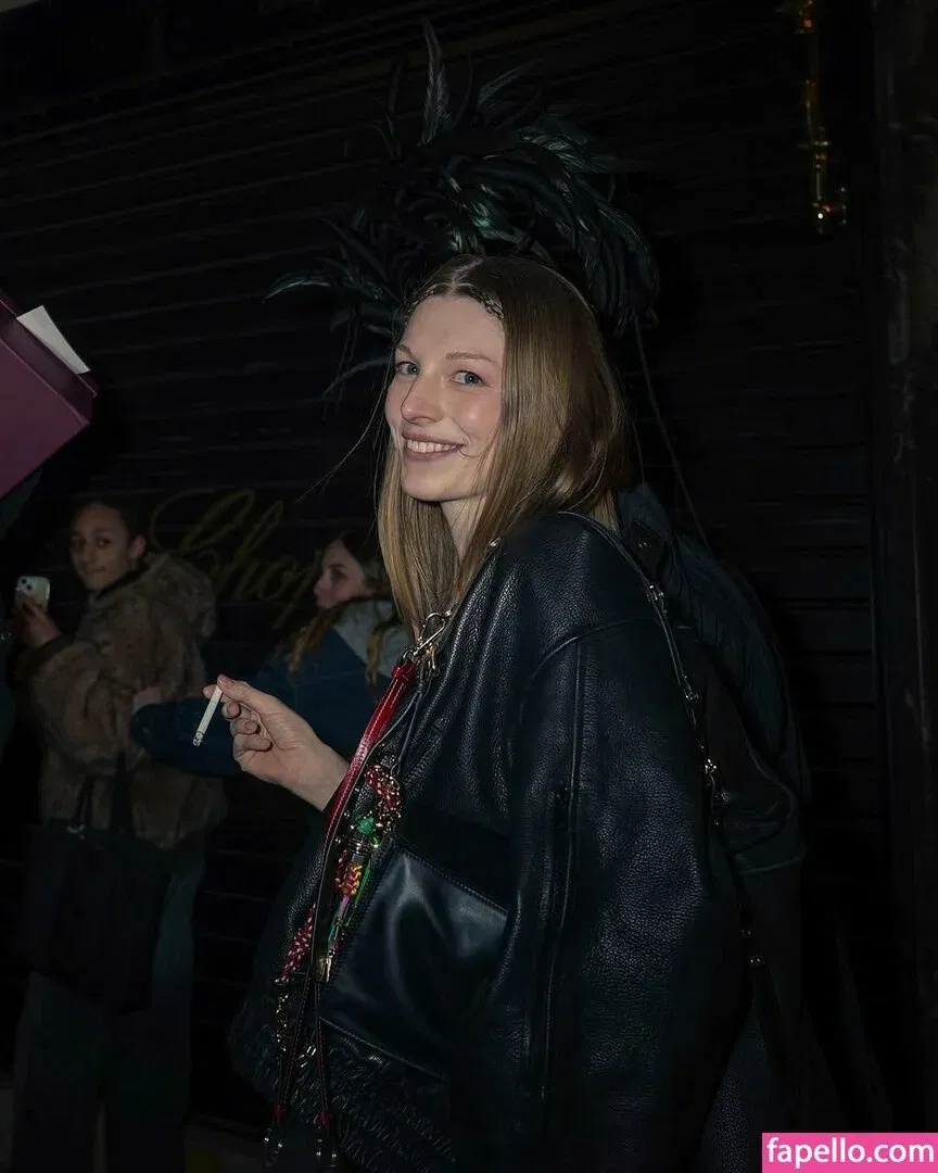 Hunter Schafer Onlyfans Photo Gallery 