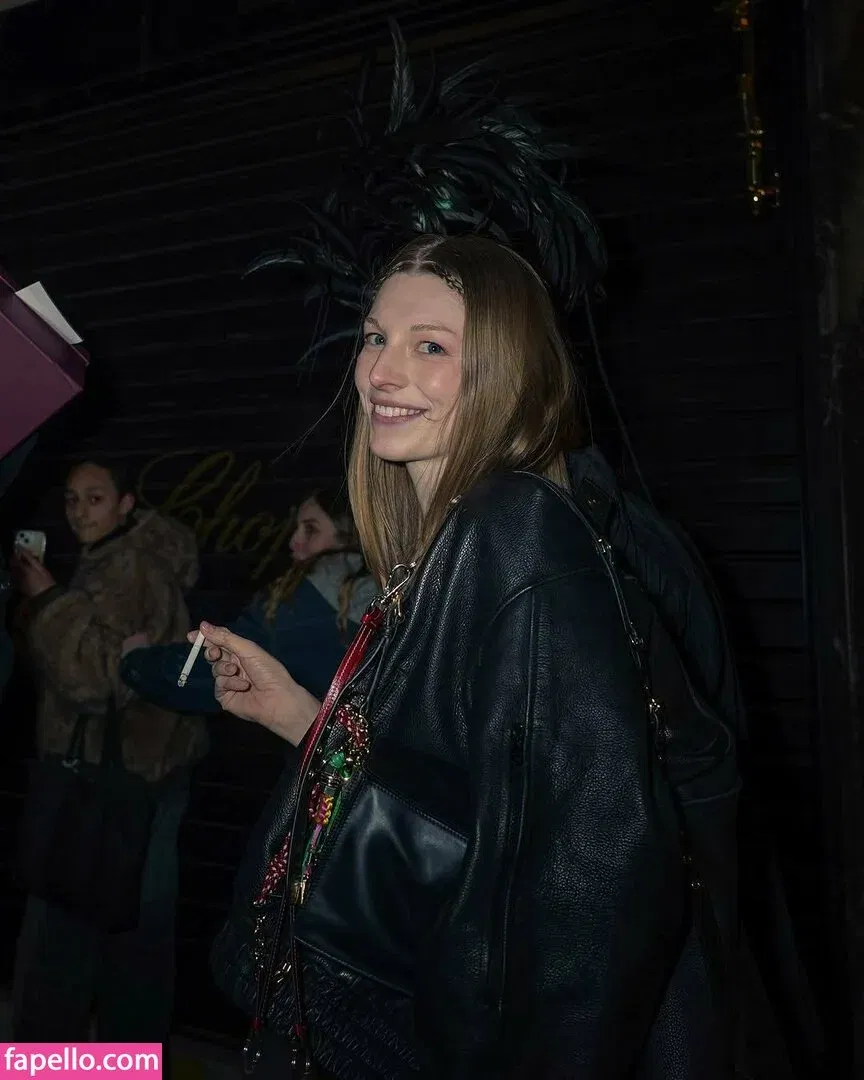 Hunter Schafer Onlyfans Photo Gallery 