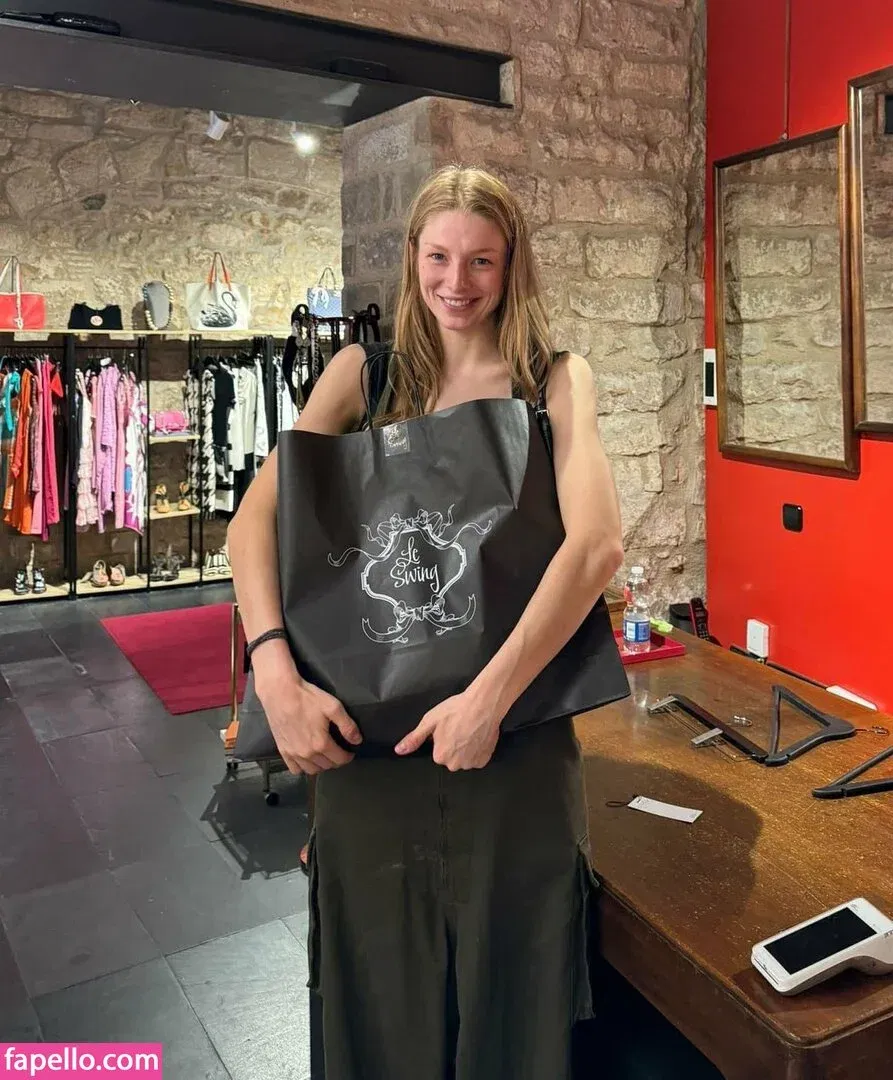 Hunter Schafer Onlyfans Photo Gallery 