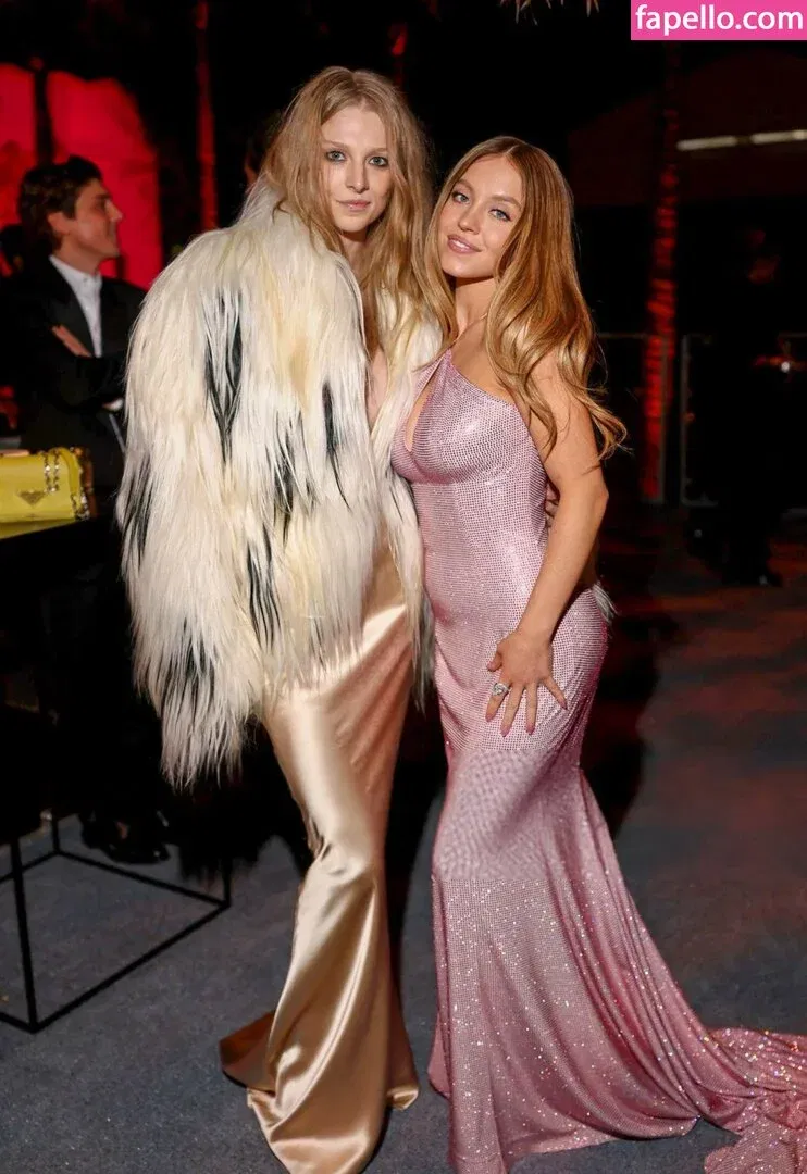 Hunter Schafer Onlyfans Photo Gallery 