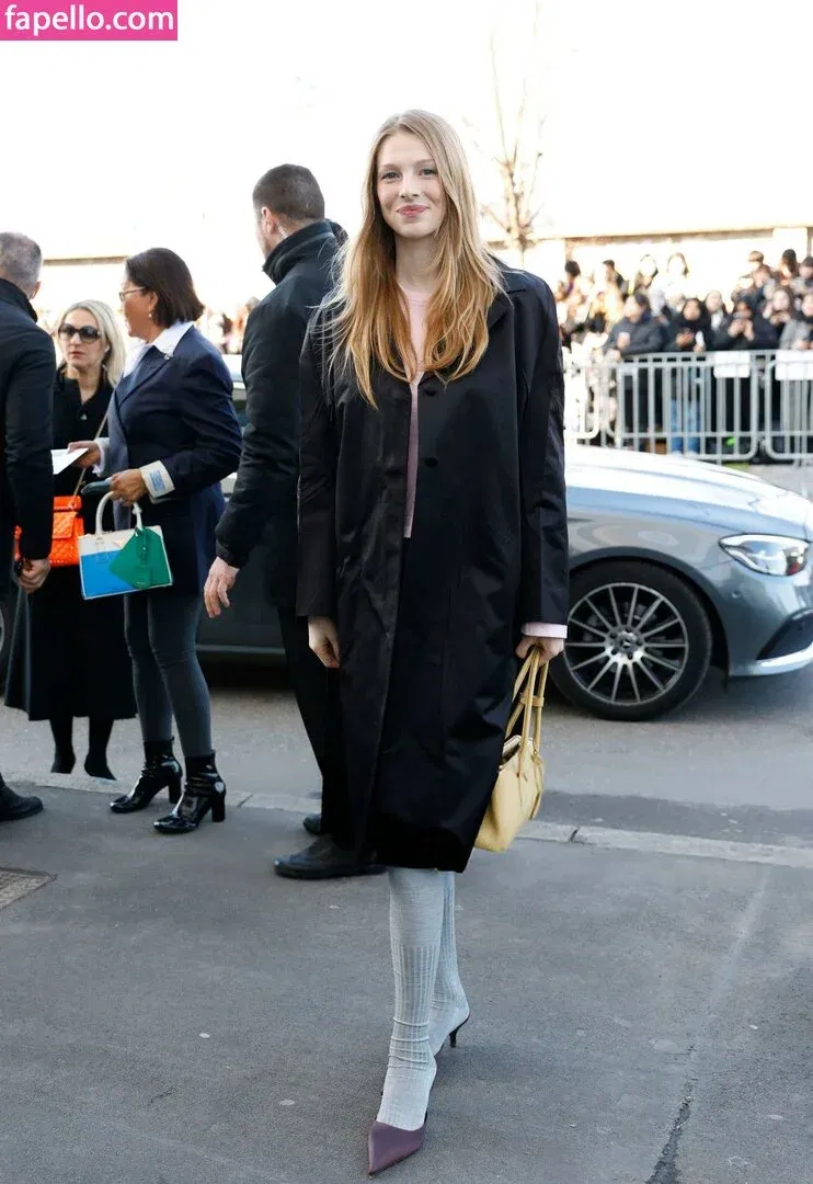 Hunter Schafer Onlyfans Photo Gallery 